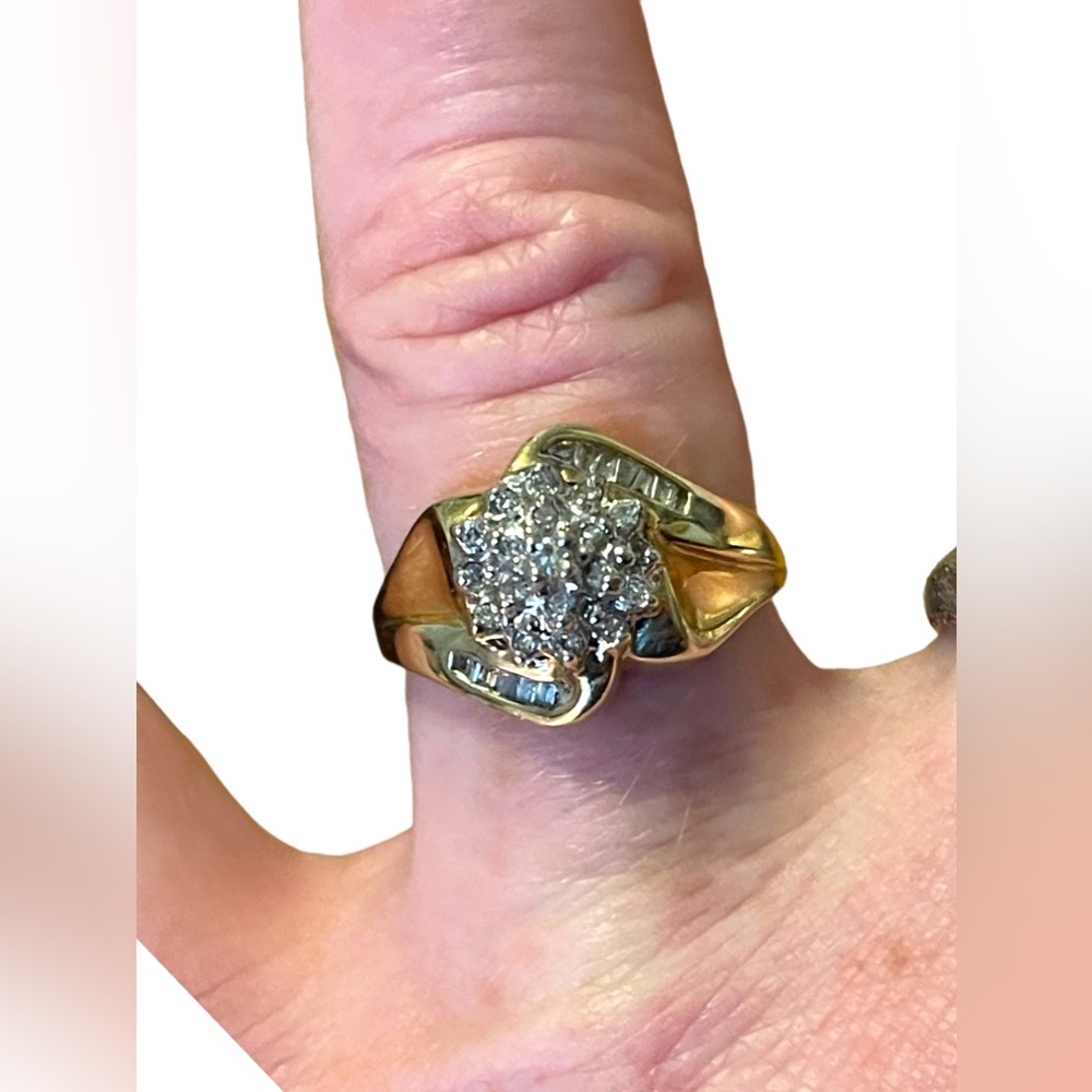 14k Gold Vintage 1950s Diamond Cluster ring w- appraisal